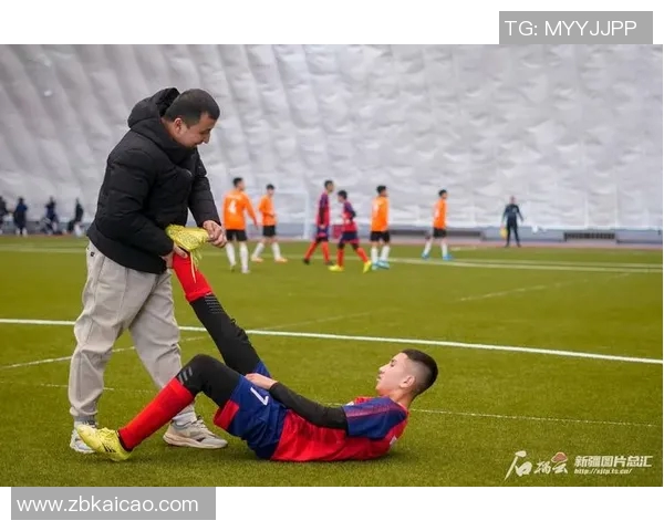 新疆足球明星的崛起与奋斗历程展现多元文化的魅力与激情 新疆足球明星的崛起与奋斗历程展现多元文化的魅力与激情